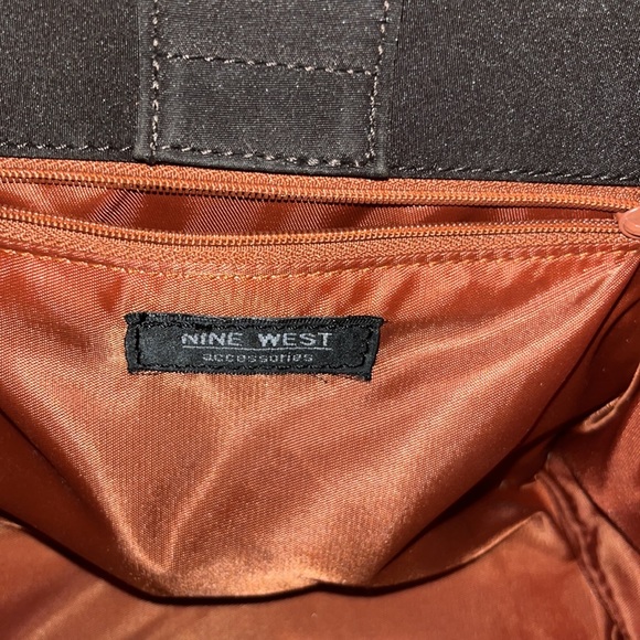 Handbag - Picture 4 of 6